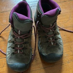 Keen high top hiking boots